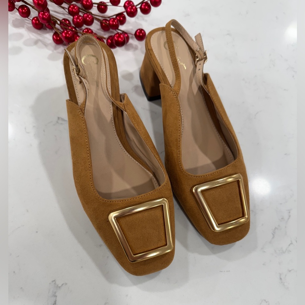 Chic Tan Slingback Heels with Gold Accent